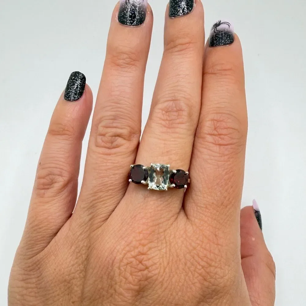 NWOT 5x8mm radiant cut Prasiolite, and 6mm garnet round cut accents in 925 ring!